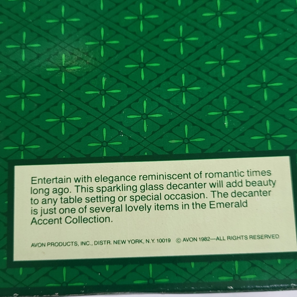 Avon Emerald Green Decanter & Cordial Glasses 5 Pc Set NIB - Picture 6 of 7